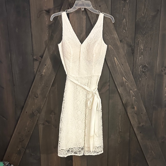 MARINA Ivory Lace V-neck Sleeveless Dress - Picture 1 of 4